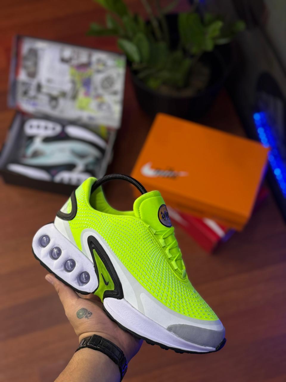 NIKE AIR MAX DN